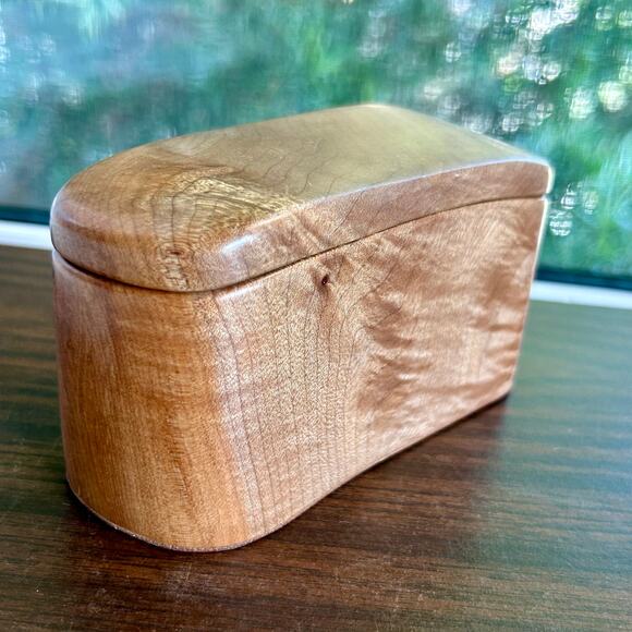 Handcrafted Curly Maple Wooden Lidded Trinket Box Artisan Signed 1987 - Picture 1 of 13